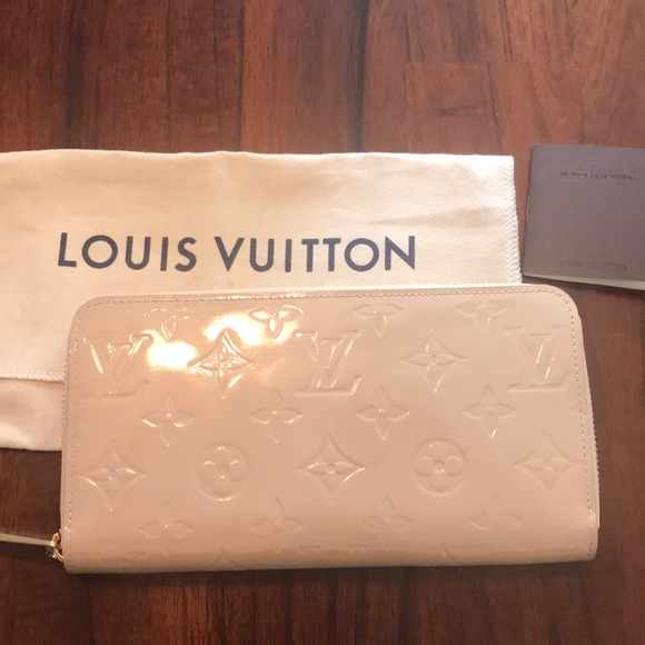 Louis Vuitton Handbags - Louis Vuitton vernis zippy wallet
